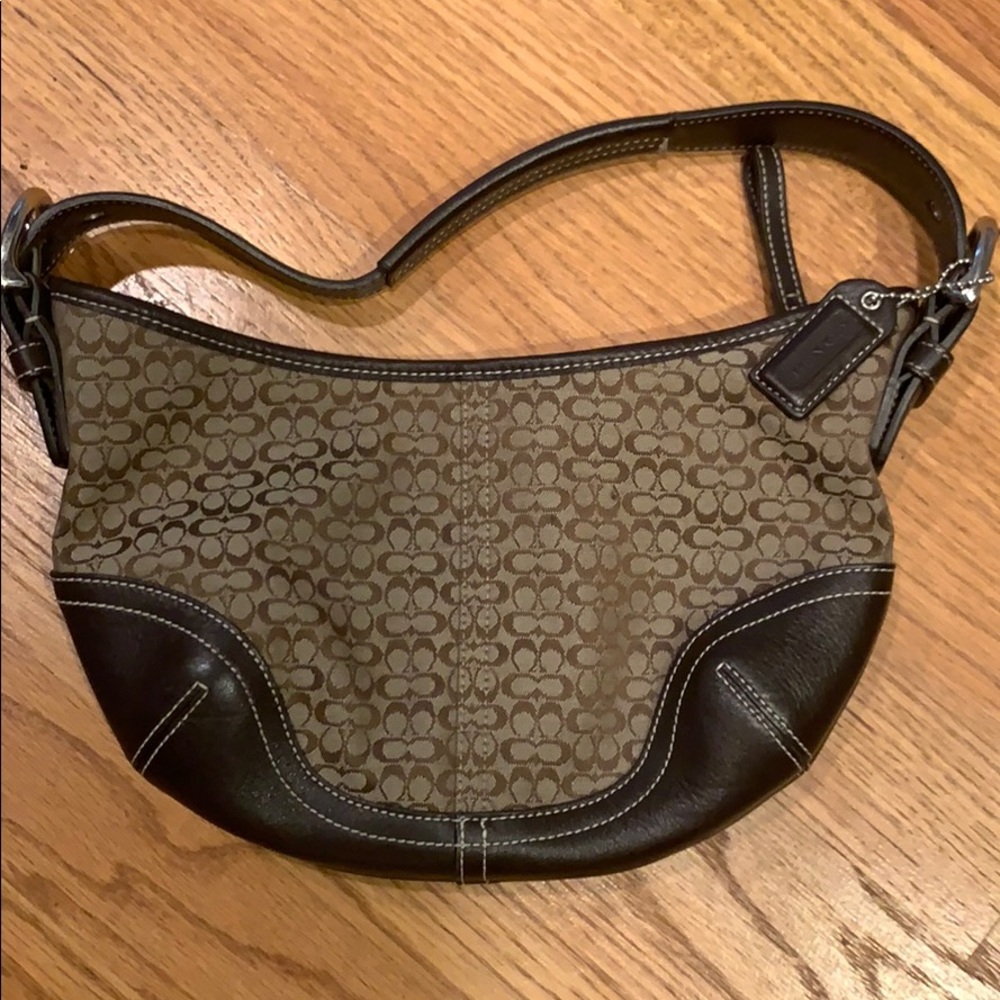 Coach purse like new. Very well cared for.